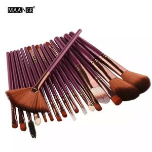 Makeup brushes